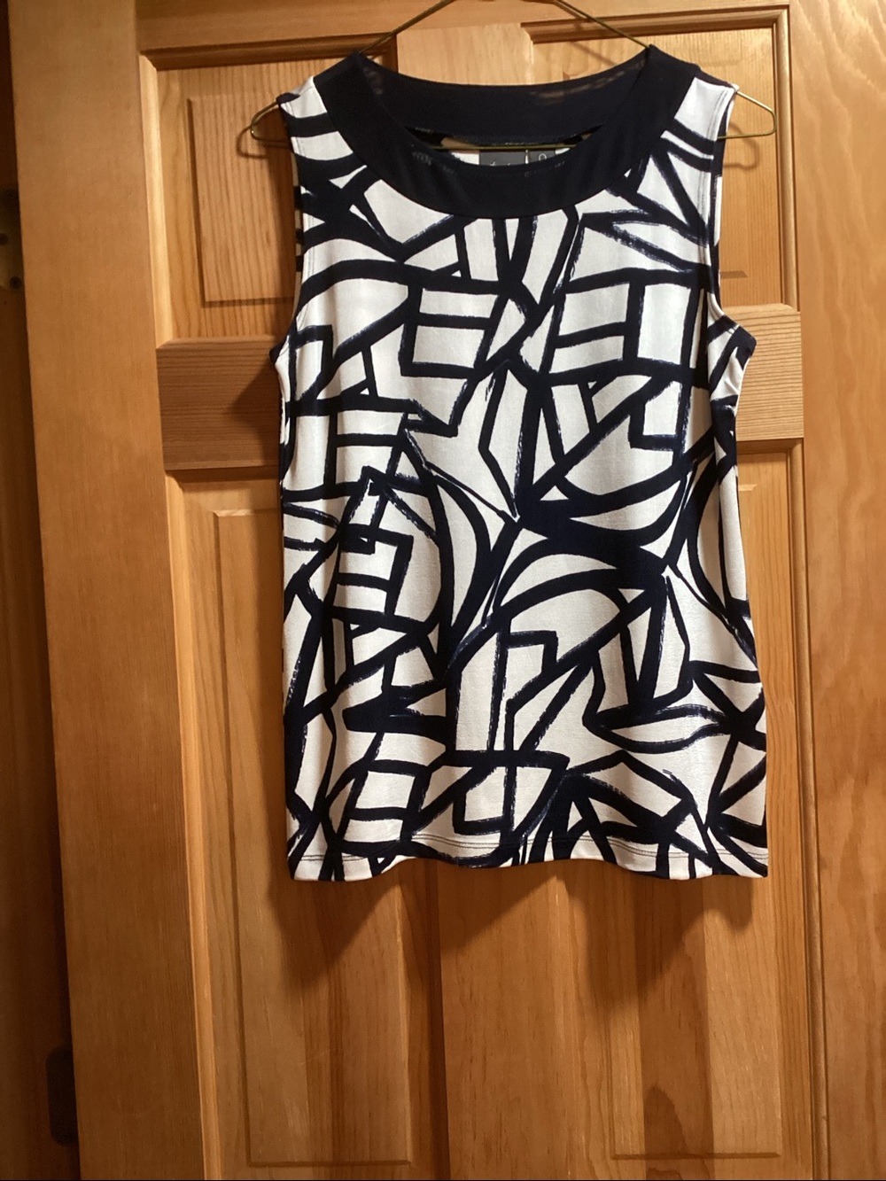 Chico’s Traveler Sleeveless B&W Print Top 0